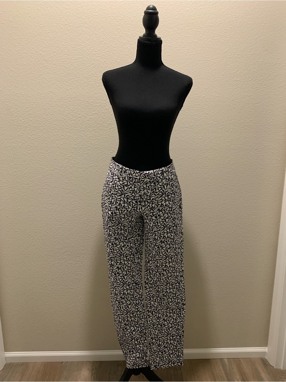 Banana Republic Navy & White Abstract Sloan Pants (Size 6L)